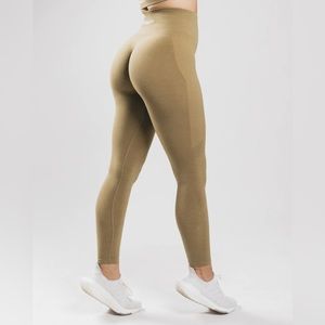 Alphalete Amplify Legging - Not Gold
